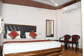 Lotus Hotel Inn