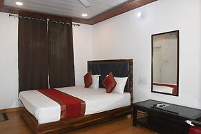 Lotus Hotel Inn