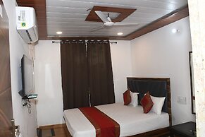 Lotus Hotel Inn