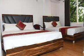 Lotus Hotel Inn