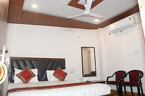 Lotus Hotel Inn