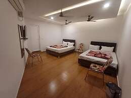 Lotus Hotel Inn