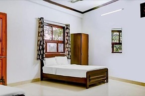 Lotus Hotel Inn