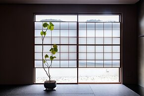 lili villa hayama
