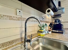 Cosmos Living Majestic Studio GCV2