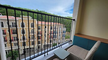 Aura Apartment