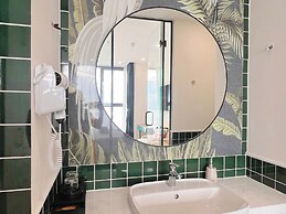 Aura Apartment