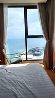 Aura Apartment