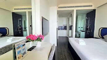 Aura Apartment