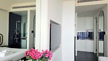 Aura Apartment