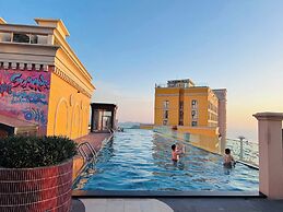 Aura Apartment