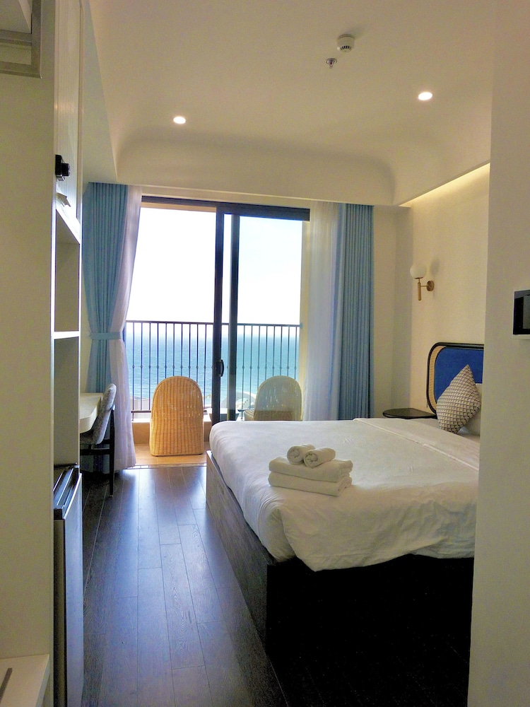 Aura Apartment