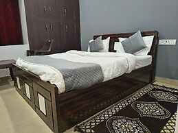 HOTEL TRIMURTI INN