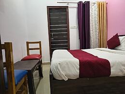 HOTEL TRIMURTI INN