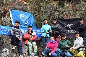 Yangshuo Singingriver climbers house