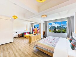 Yangshuo Singingriver climbers house