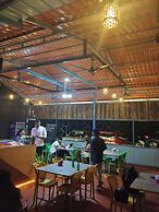 De Orchid Resort