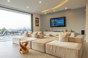 Pool Villa Gym & Ocean Views V111