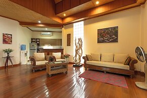 Thai-Style Villa with Charm V114