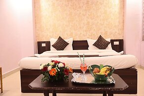 HOTEL GOLDEN TREE