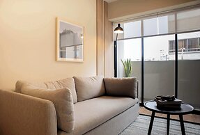 w Enchanting 2BR w Balcony Near Kennedy Park
