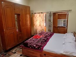 Maa Annapurna grand guests house