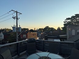 B Hotel