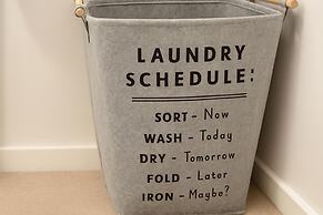 House - Sleeps 7 - Pet Friendly - Garden - Parking