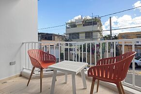Private Balcony Welcomes Pets On-site Parking