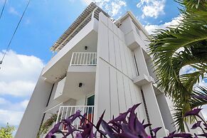 Private Balcony Welcomes Pets On-site Parking