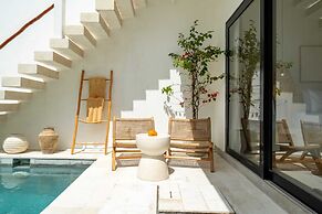 Villa Romance