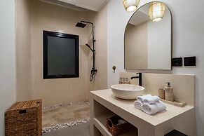 Villa Romance