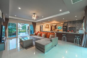 Relaxing Huge Seaview Pool Table V181
