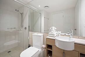 Beaches Broadbeach 906