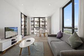 Beaches Broadbeach 906