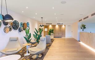 Beaches Broadbeach 906