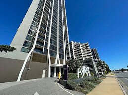 Beaches Broadbeach 906
