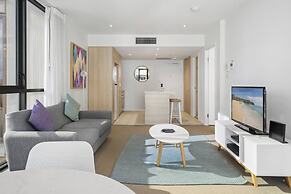 Beaches Broadbeach 906