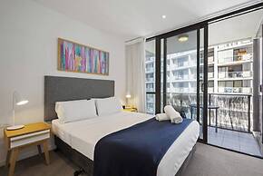 Beaches Broadbeach 906