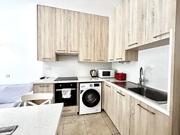 157 LIM - Stay Sunsea Studio