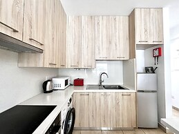 157 LIM - Stay Sunsea Studio