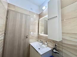 157 LIM - Stay Sunsea Studio