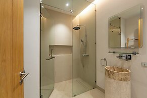 New Stunning Villa Very Modern V183