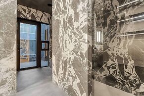 Glamorous & Stylish Getaway!