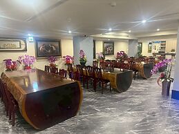 Chuanfu Shimen Hotel