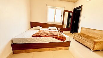 Hotel Dwarkadhish -near Station & Temple