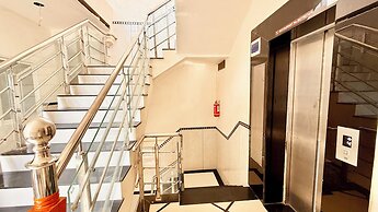 Hotel Dwarkadhish -near Station & Temple