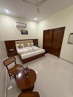 New Crown Plaza