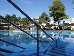 Studio With Direct Access to the Pool