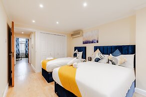 Comfy Apartments in Queensway